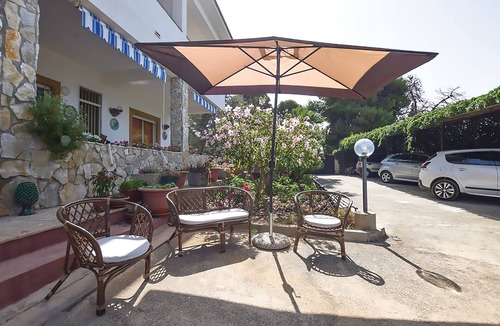San Giorgio Villa | Independent villa with beautiful furnished garden September 280Euro week