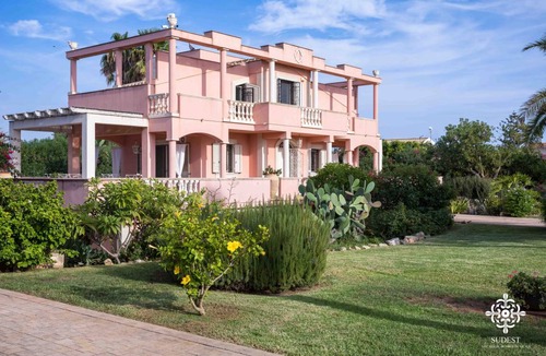 Caucana-finaiti-casuzze-finaiti Nord Villa | 300 m² Villa ∙ 8 bedrooms ∙ 16 guests