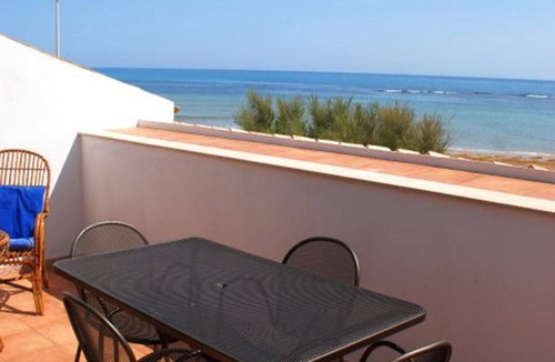 Punta Secca House | Adelaide House in the heart of Punta Secca five meters from the beach