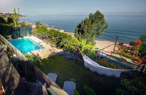 Santo Stefano di Camastra Villa | 100 m² Villa ∙ 3 bedrooms ∙ 7 guests