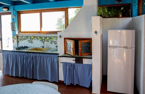 Santo Stefano di Camastra Villa | 100 m² Villa ∙ 3 bedrooms ∙ 7 guests