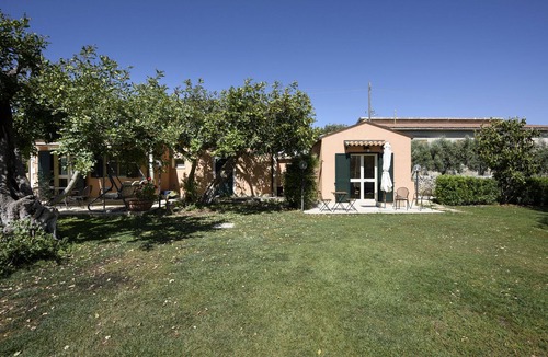 Modica House | Karrua House cottage with pool in Modica