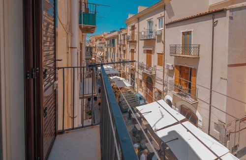 Old Town Apartment | Katrin House alla Marina di Cefalù by Wonderful Italy