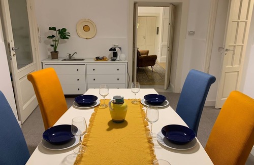 Vittorio Emanuele Apartment | Kea Home, whole house in the heart of Naples