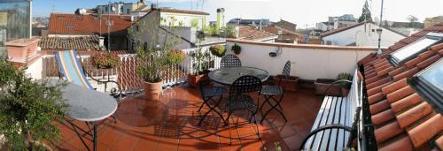 Murat Town Apartment | L'Abbaino