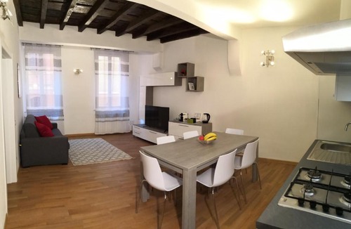 Old Town Apartment | La Campanella