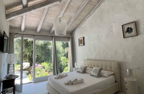 Capo d'Orlando Bed & Breakfast | La Casa del Nespolo Exclusive Country Suites w/Seaview Pool, Sunset Terrace&RHIB