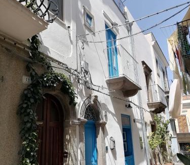 Lipari Historic Centre House | "la casa dell'architetto" con terrazza panoramica in centro storico e a due passi dal porto
