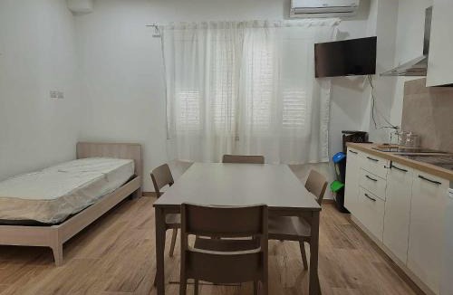 Tre Fontane House | La casa di Enzo 30 mt dal mare