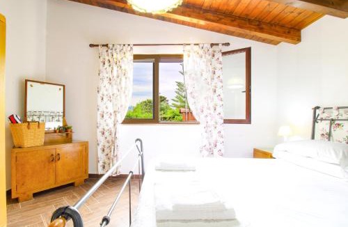 Torrenova House | La Casa di Lina - Capo d'Orlando, casa con ampio giardino