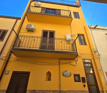 Santo Stefano di Camastra House | La casa di Serafina