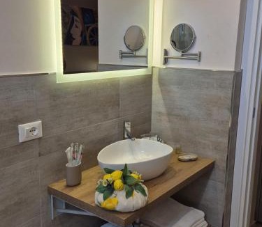 Belpasso Bed & Breakfast | "La città delle 100 sculture" B&B BcenS con parcheggio privato - Belpasso - Etna -