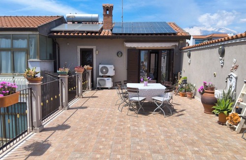 Torre Archirafi House | La Dimora di Max Bright apt. with Terrace
