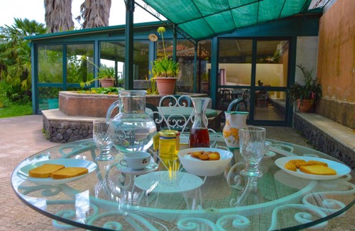 Viagrande Bed & Breakfast | La Fagianaia