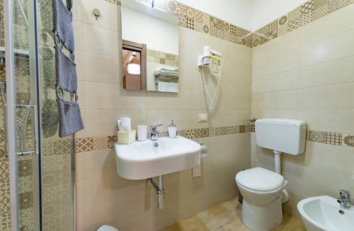 Sciacca Historic Centre Cabin | La Finestra sul Cortile - Deluxe Double Room with Balcony