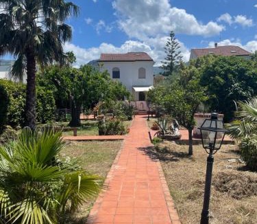 Torrenova House | La Lampara sul Mare