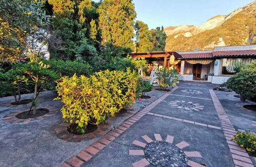 Vulcano Villa | La Magnolia Casa Vacanze