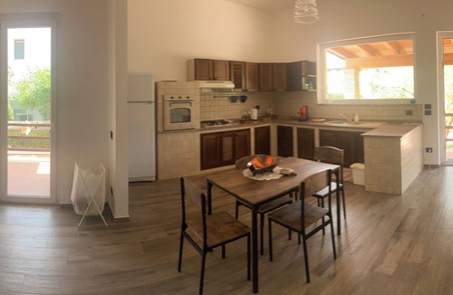 Trappeto Villa | La Magnolia Villa Residence & Rooms/Palermo seafront villa