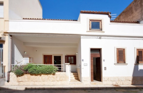 Marina di Ragusa Apartment | La Mancina is just 150 meters away from the main beaches of Marina di Ragusa