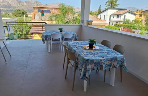 Trappeto House | La Marina Pool Villa