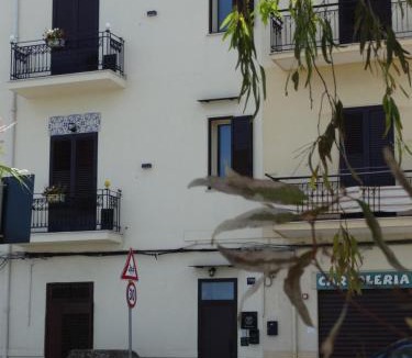 Palermo Apartment | La Maschera di Giano 1