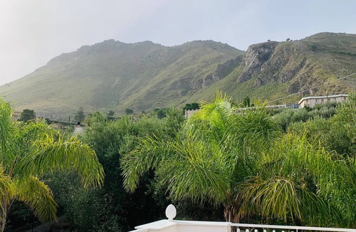 Carini House | La Murgiulina