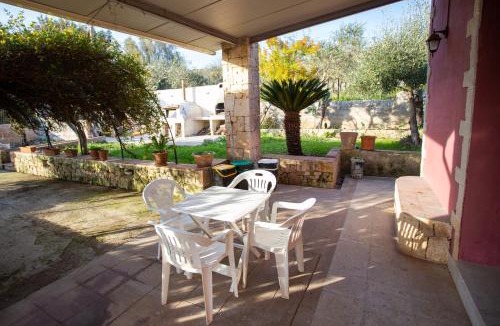 Noto House | La panchina