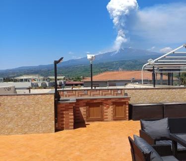 Fondachello Apartment | La terrazza delle sirene