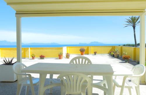 Licola Apartment | La terrazza incantata private access to the beach