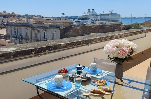 Santa Lucia Apartment | La Terrazza Su Ortigia - Seaview Apartment -