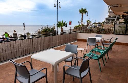 Aci Castello Apartment | La Terrazza sul Mare Modern Apartment