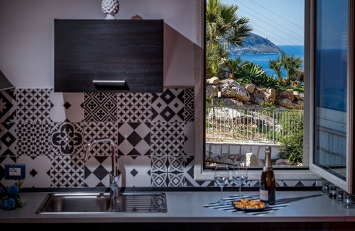 Scopello Apartment | La Veranda Sul Mare Apartment 2 Km from the Zingaro Nature Reserve