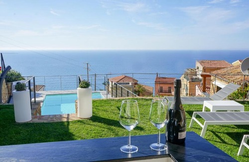 Sant'Ambrogio Villa | La Villa Del Borgo Cefalù