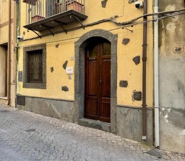Randazzo Apartment | La Viuzza