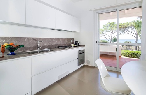 Marina di Modica Villa | Large Sicily villa rental on the seaside near Modica with pool, AC, Wi-Fi, Southern coast Sicily,