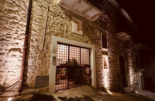 Castronuovo di Sicilia House | Le Camere dell’Emiro