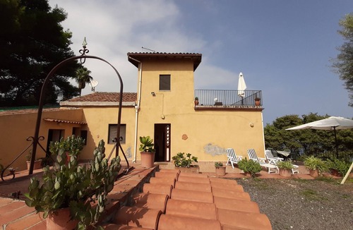 Praiola House | Lemon's house by the sea