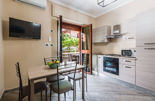 Giardini Naxos Apartment | Lemon Tree Apartments by Wonderful Italy
