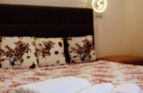 Riposto House | Leonard holiday home