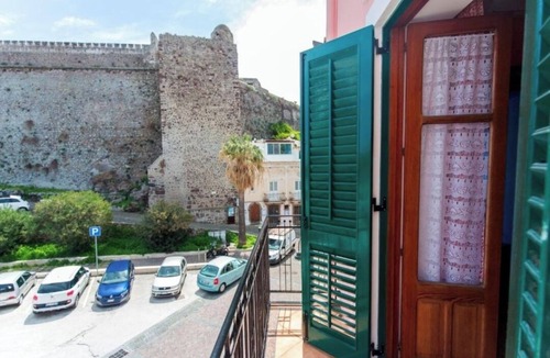 Lipari Historic Centre House | LIPARI - THE FISH AND THE GECKO
