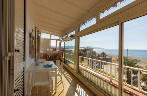 Marchesana Apartment | LOFT ON THE SEA