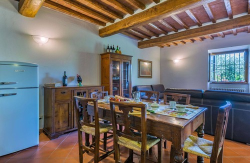 Castellina in Chianti Villa | Lovely apartment in villa for 6 guests with A/C, pool, WIFI, TV, patio and panoramic view