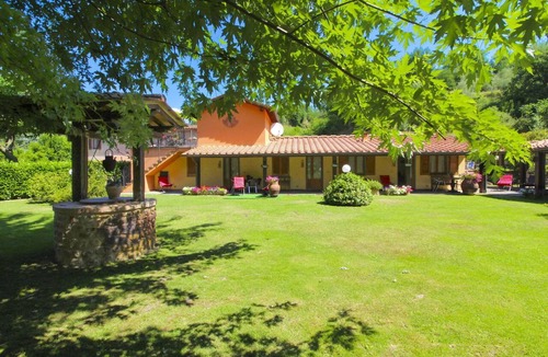 Castelfranco di Sopra Apartment | Lovely apartment for 6 guests with WIFI and pets allowed
