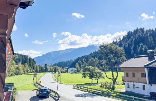 Oberndorf in Tirol Apartment | Lovely apartment for 2 guests with WIFI, TV and balcony