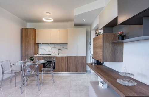 Aci Trezza Apartment | Lovely Flat with Balcony and Private Parking