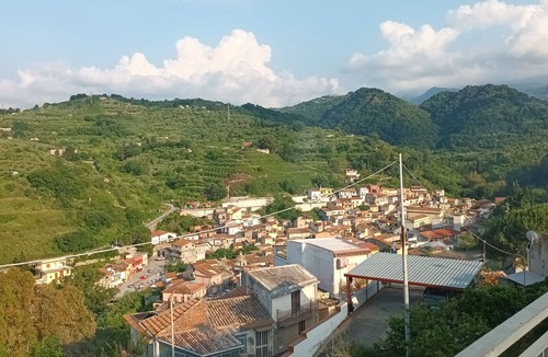 Condro Apartment | Lovely property just minutes from the sea and Milazzo complete with everything