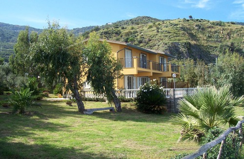 San Giorgio Villa | Luxury villa near the sea and the beach with wonderful view of Aeolian Island