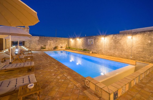 Menfi Villa | Luxurious renovated feud, sea view, heated pool, outdoor Jacuzzi
