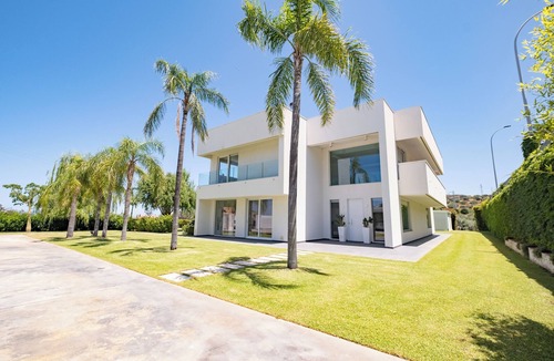 Rodi Milici Villa | Luxury 3 bed villa with pool & Jacuzzi