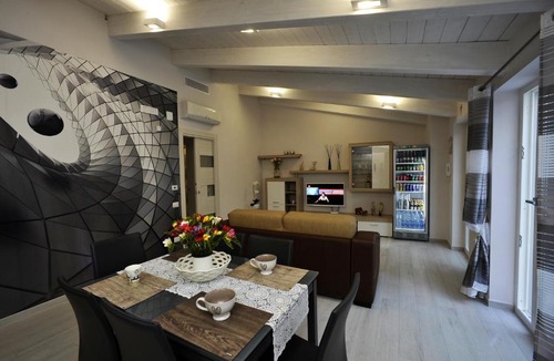Sant'Antonio Abate Apartment | Luxury Apartment Della Marca